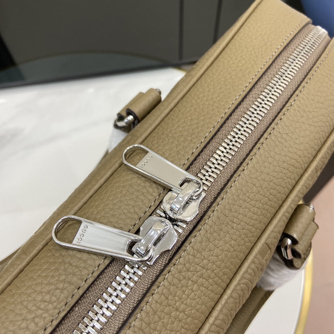 G*u*i jumbo gg briefcase