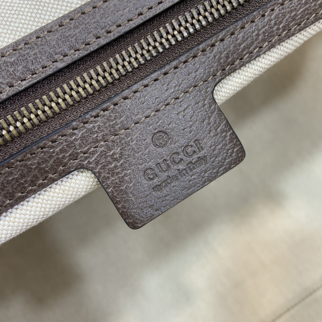 G*u*i savoy duffle bag