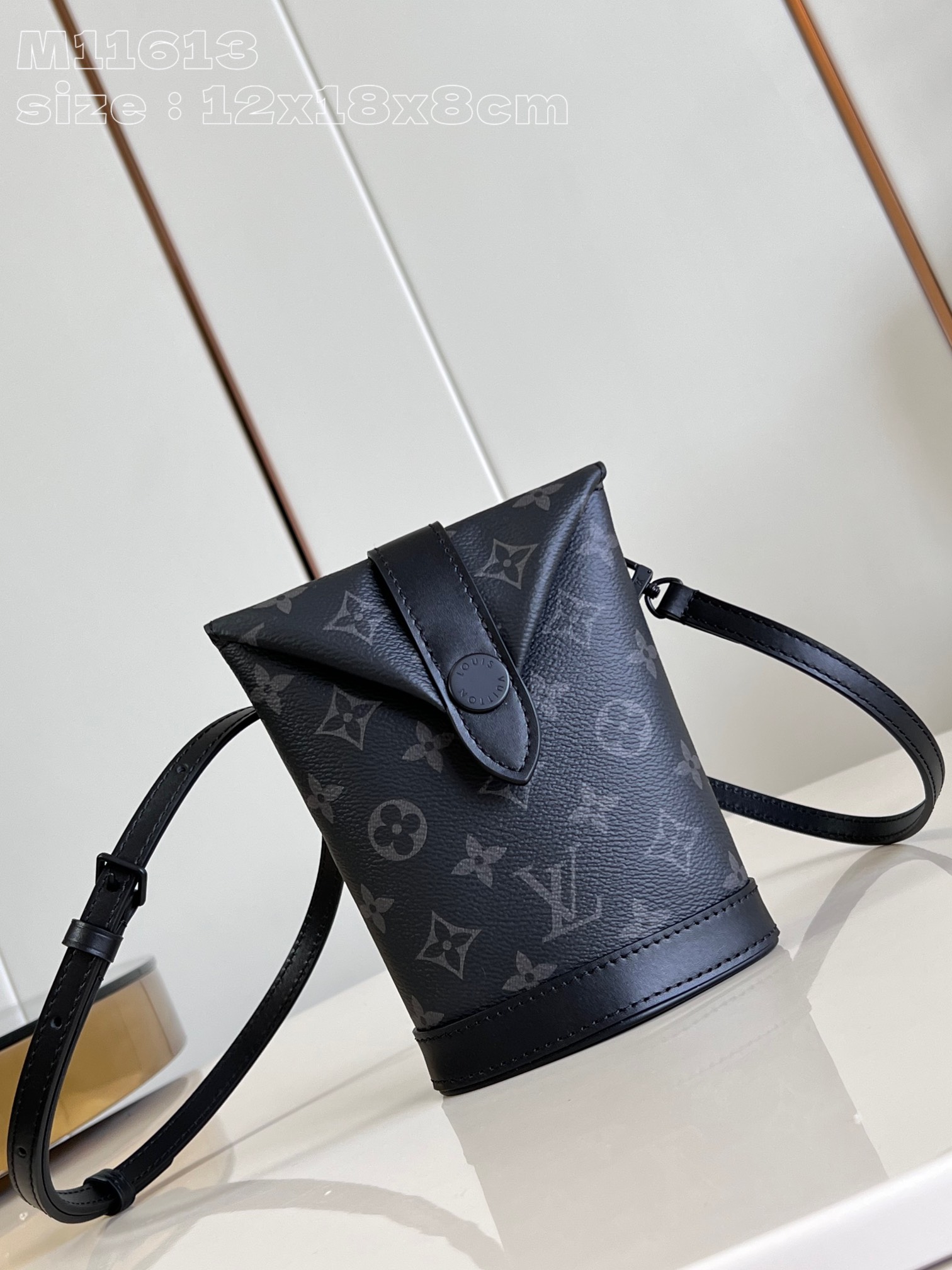 l**is V*t*n envelope pouch