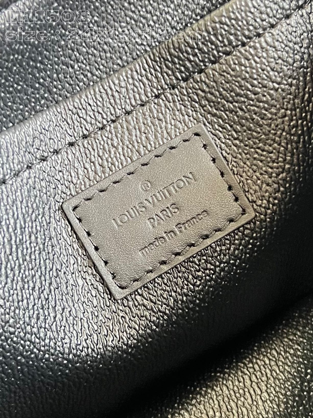 l**is V*t*n toiletry bag