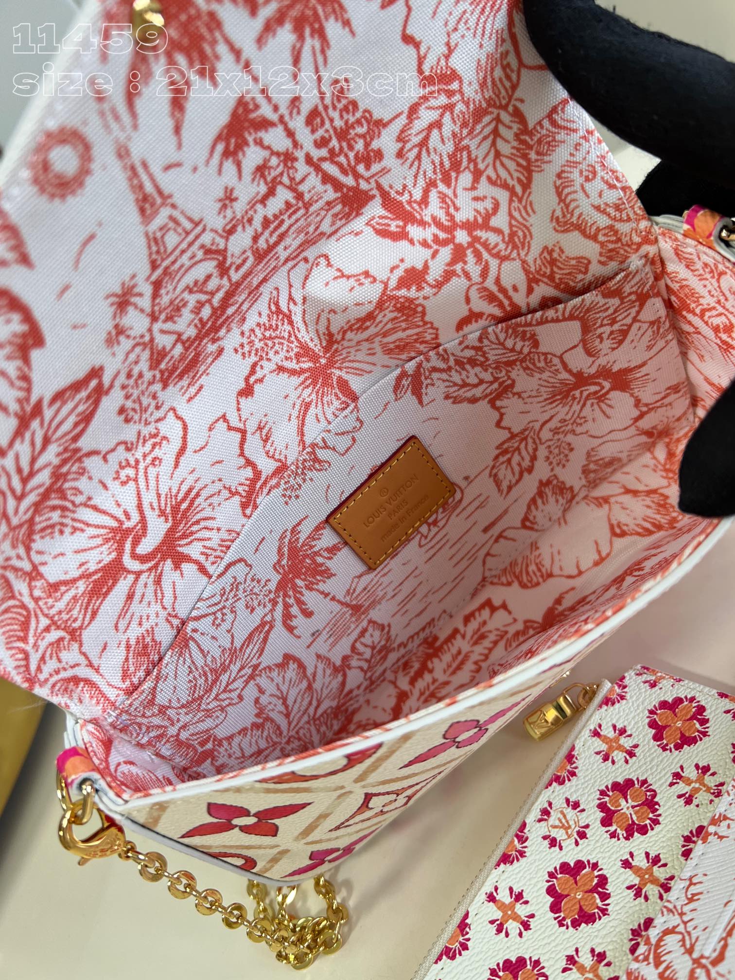 l**is V*t*n pochette félicie bag