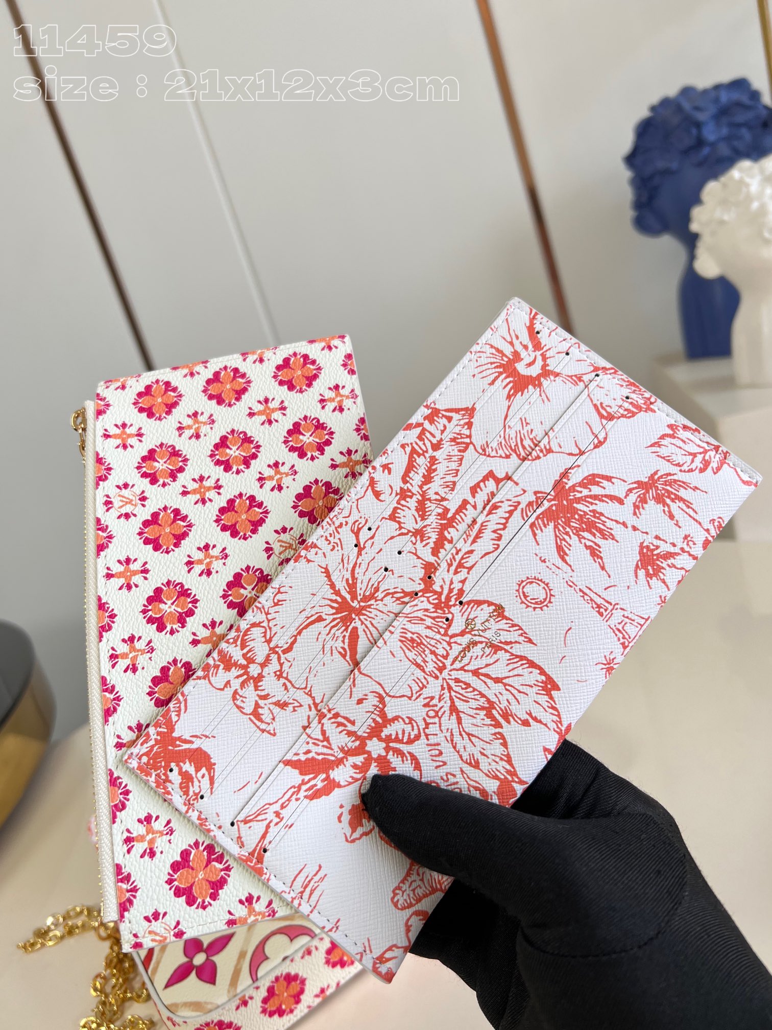 l**is V*t*n pochette félicie bag