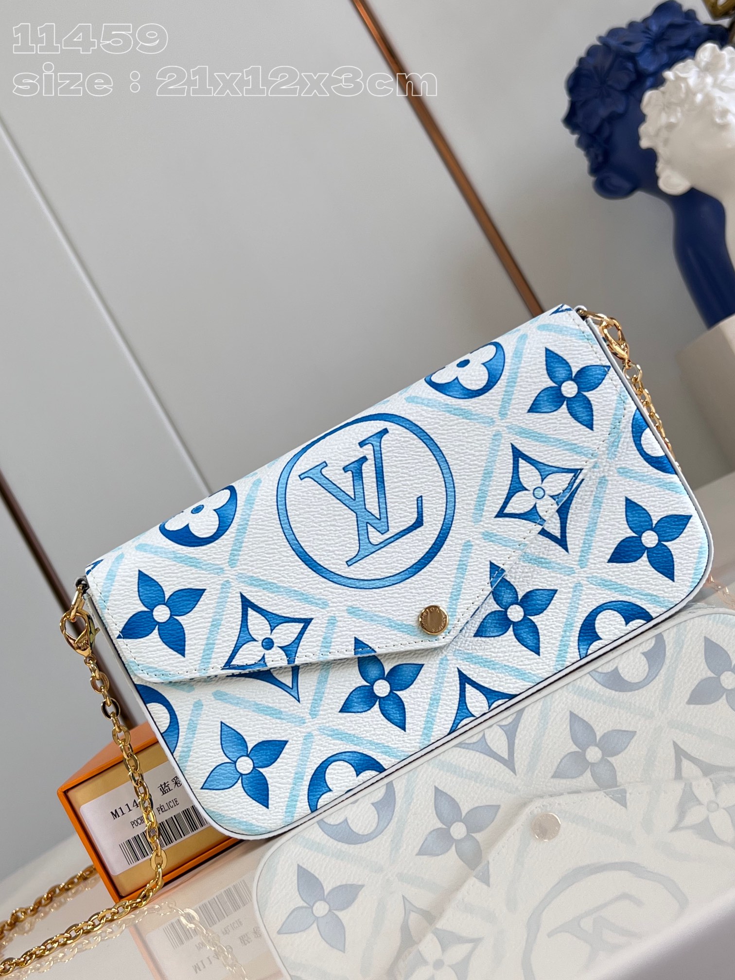 l**is V*t*n pochette félicie bag