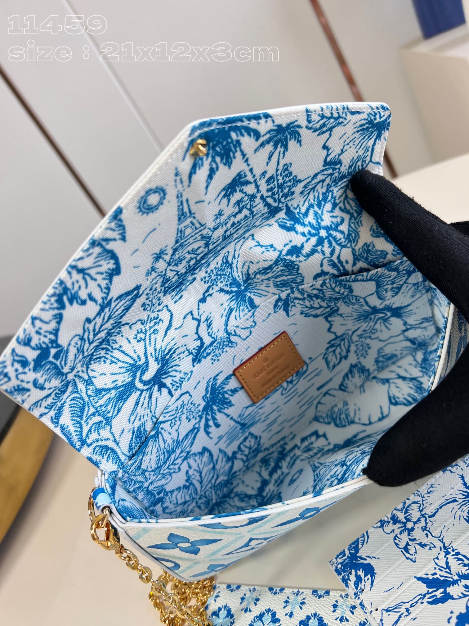 l**is V*t*n pochette félicie bag
