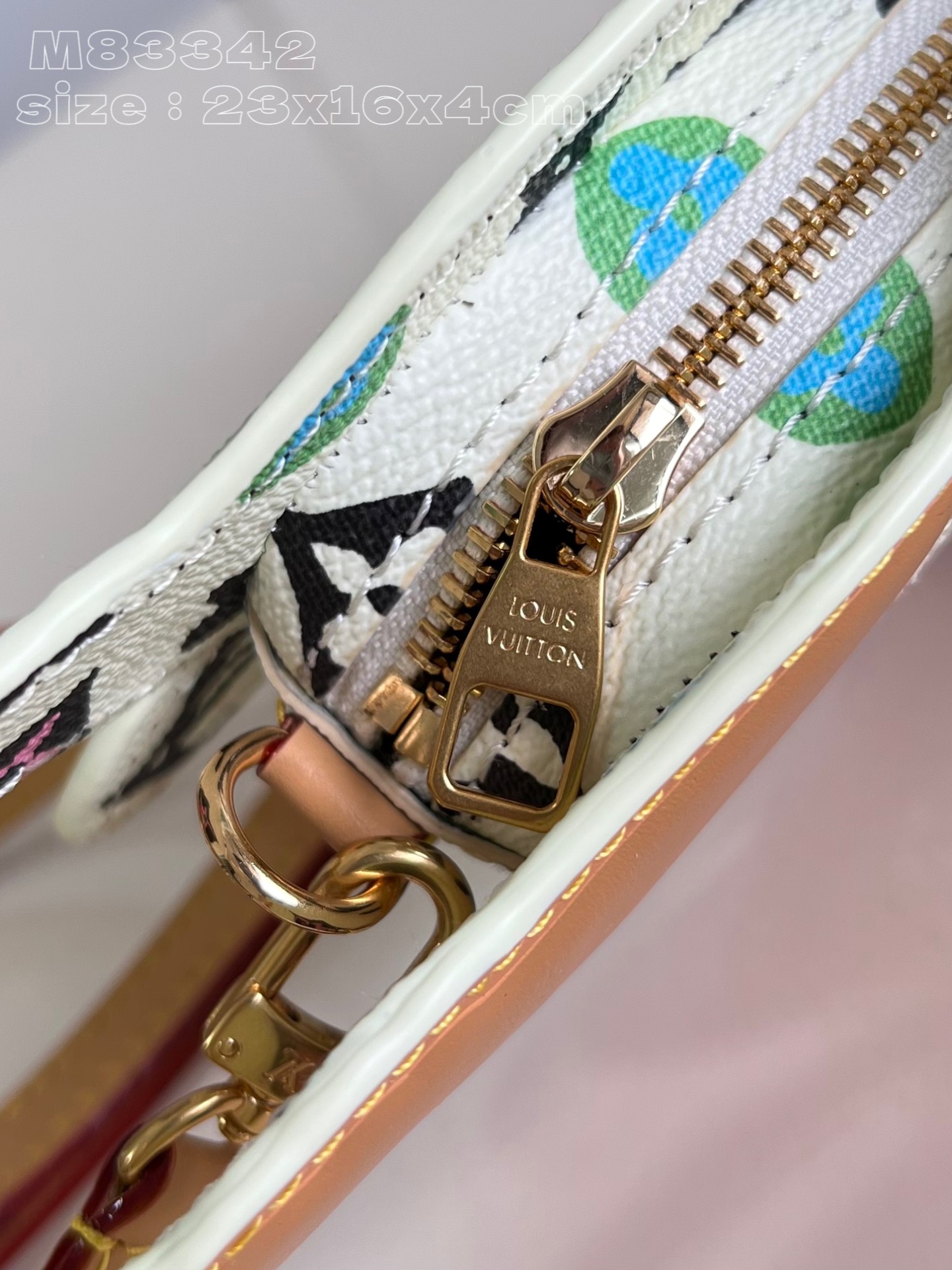l**is V*t*n dog on strap