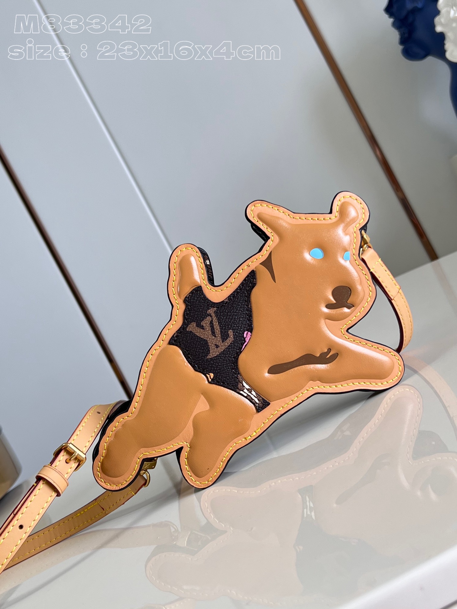 l**is V*t*n dog on strap