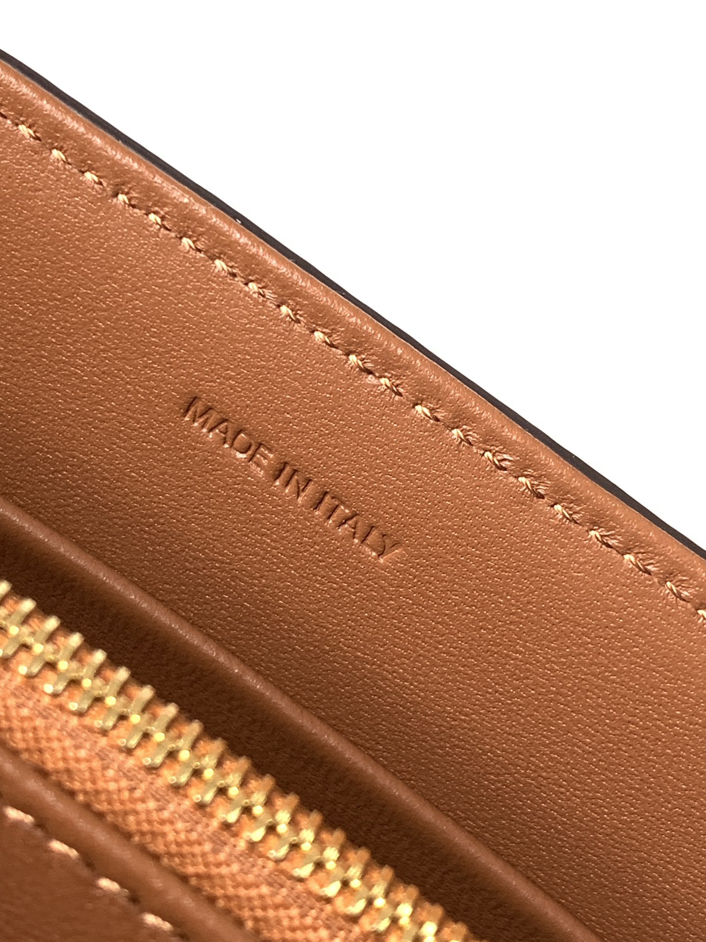 Ce**e teen nino bag in triomphe