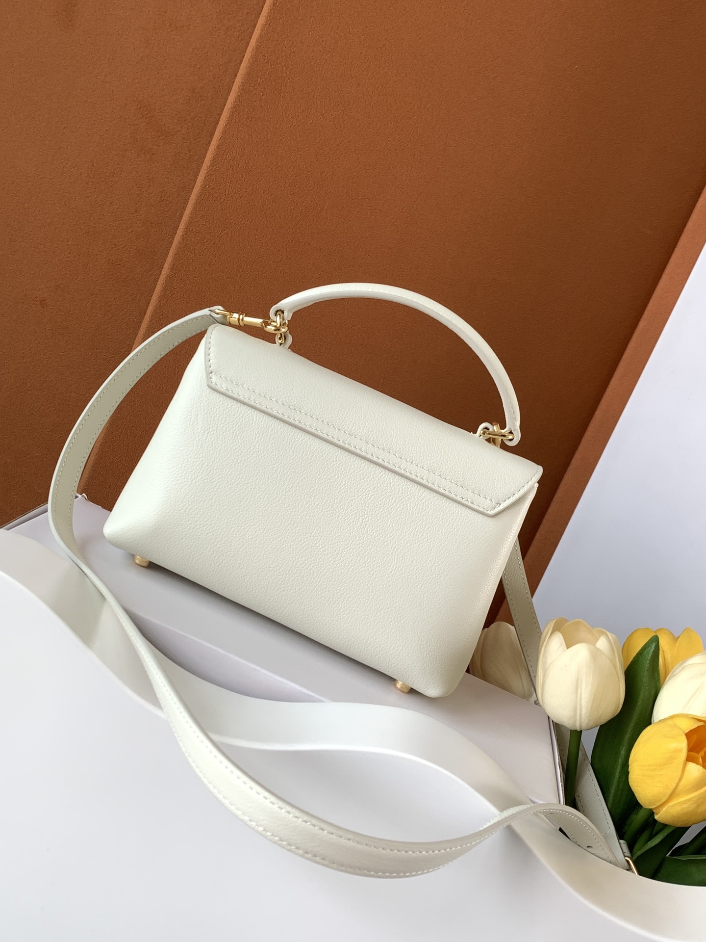 Ce**e teen nino bag in triomphe