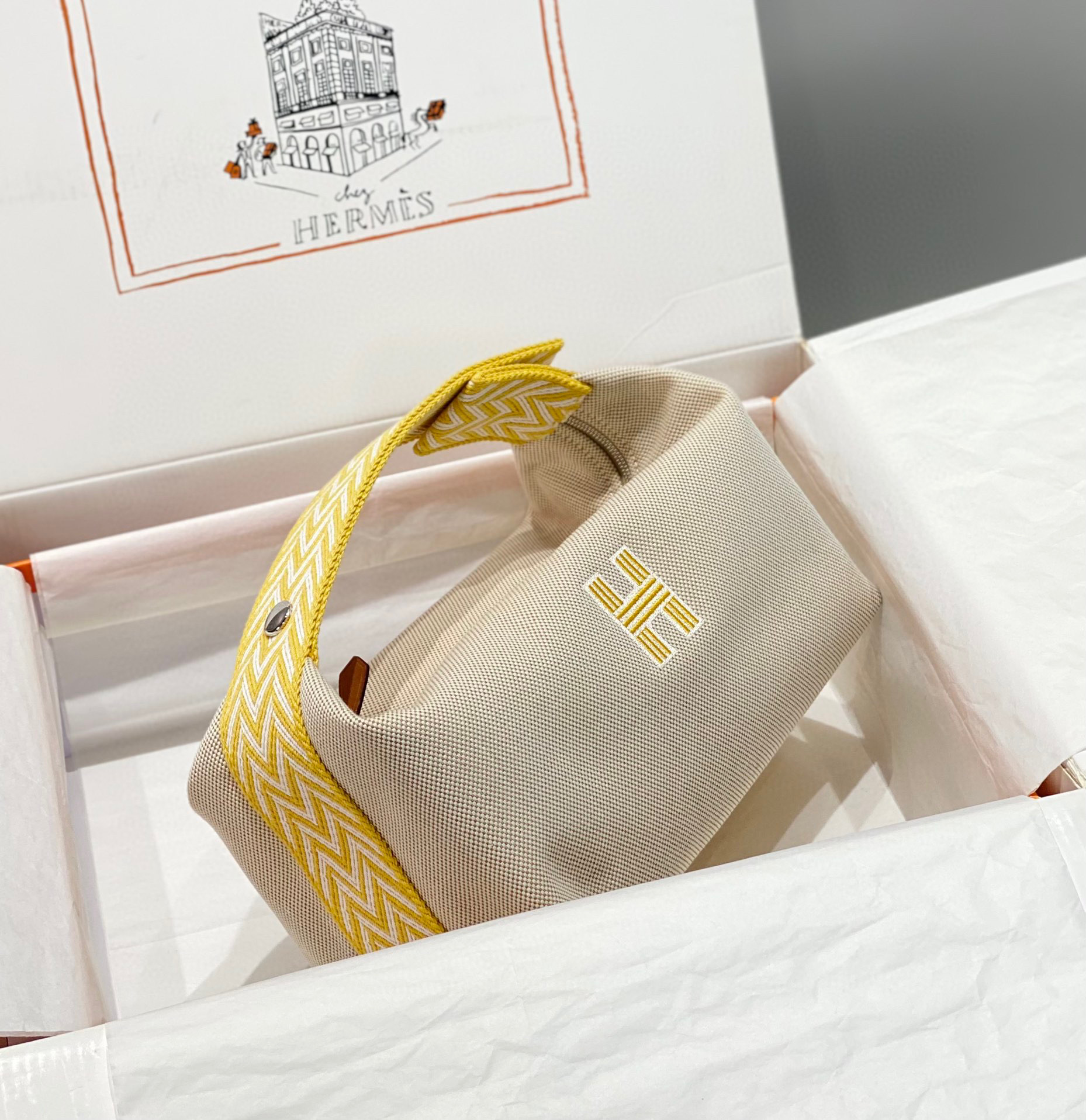 H**mes bride-a-brac case