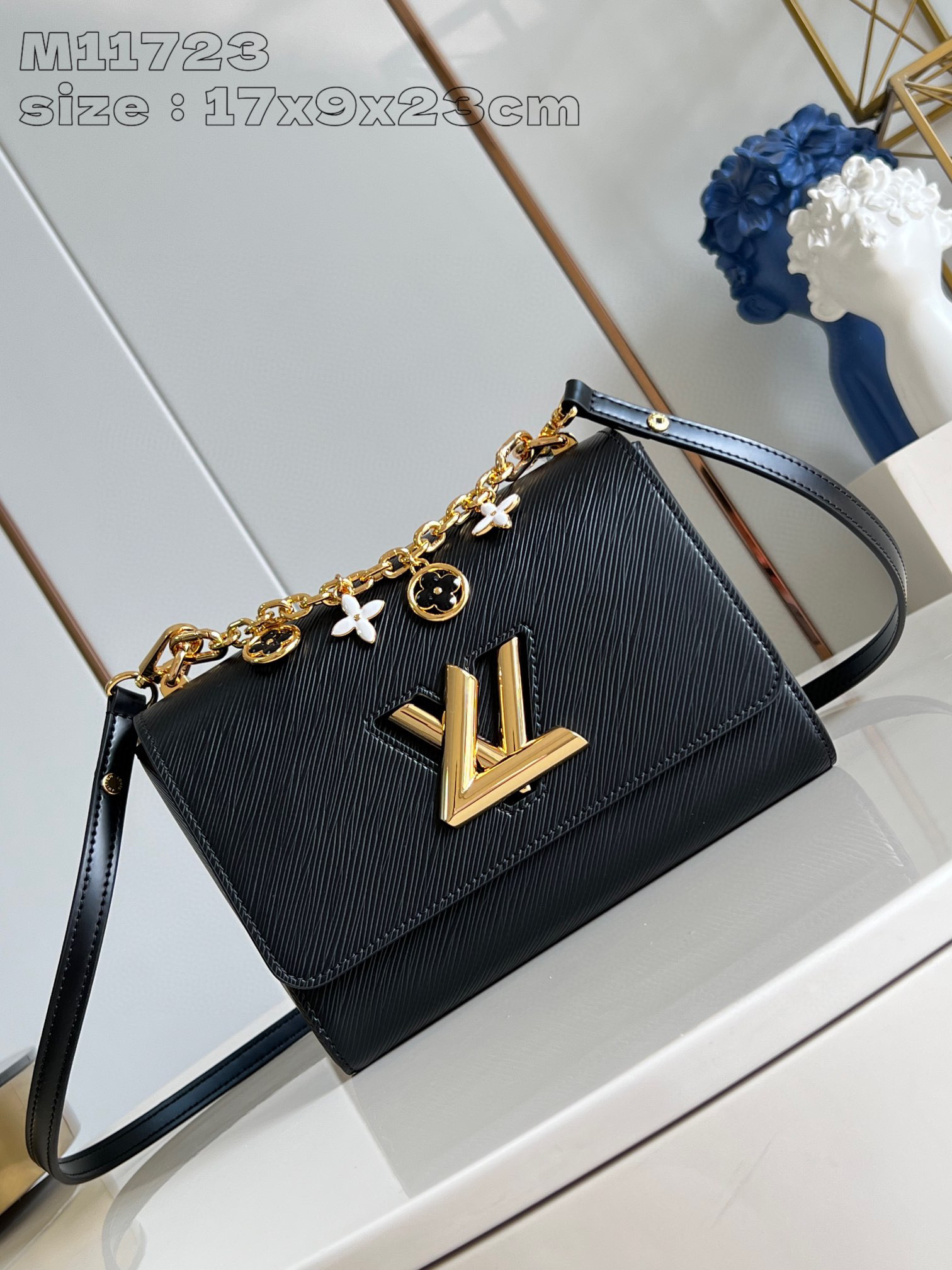 l**is V*t*n twist mm bag
