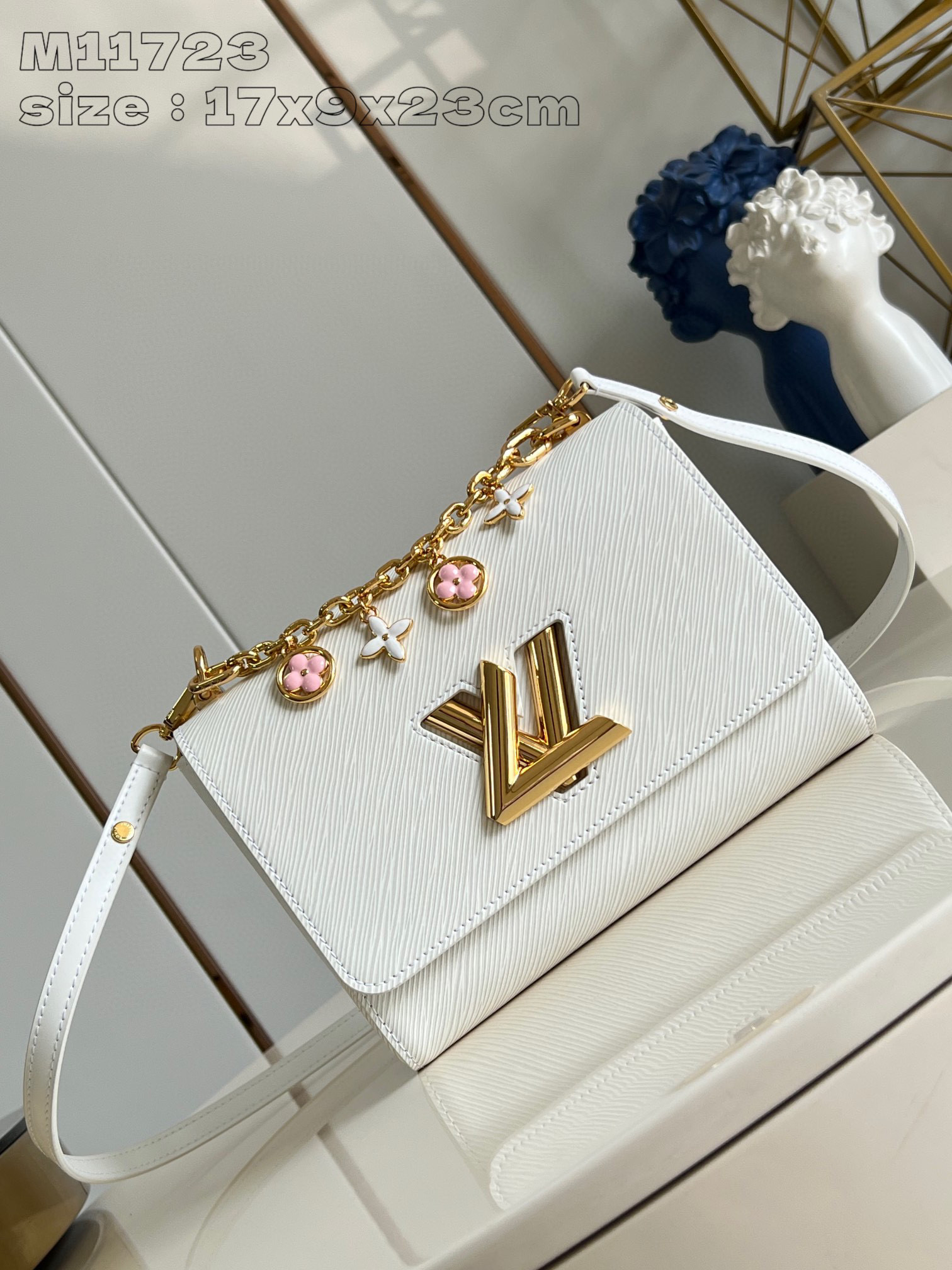 l**is V*t*n twist mm bag