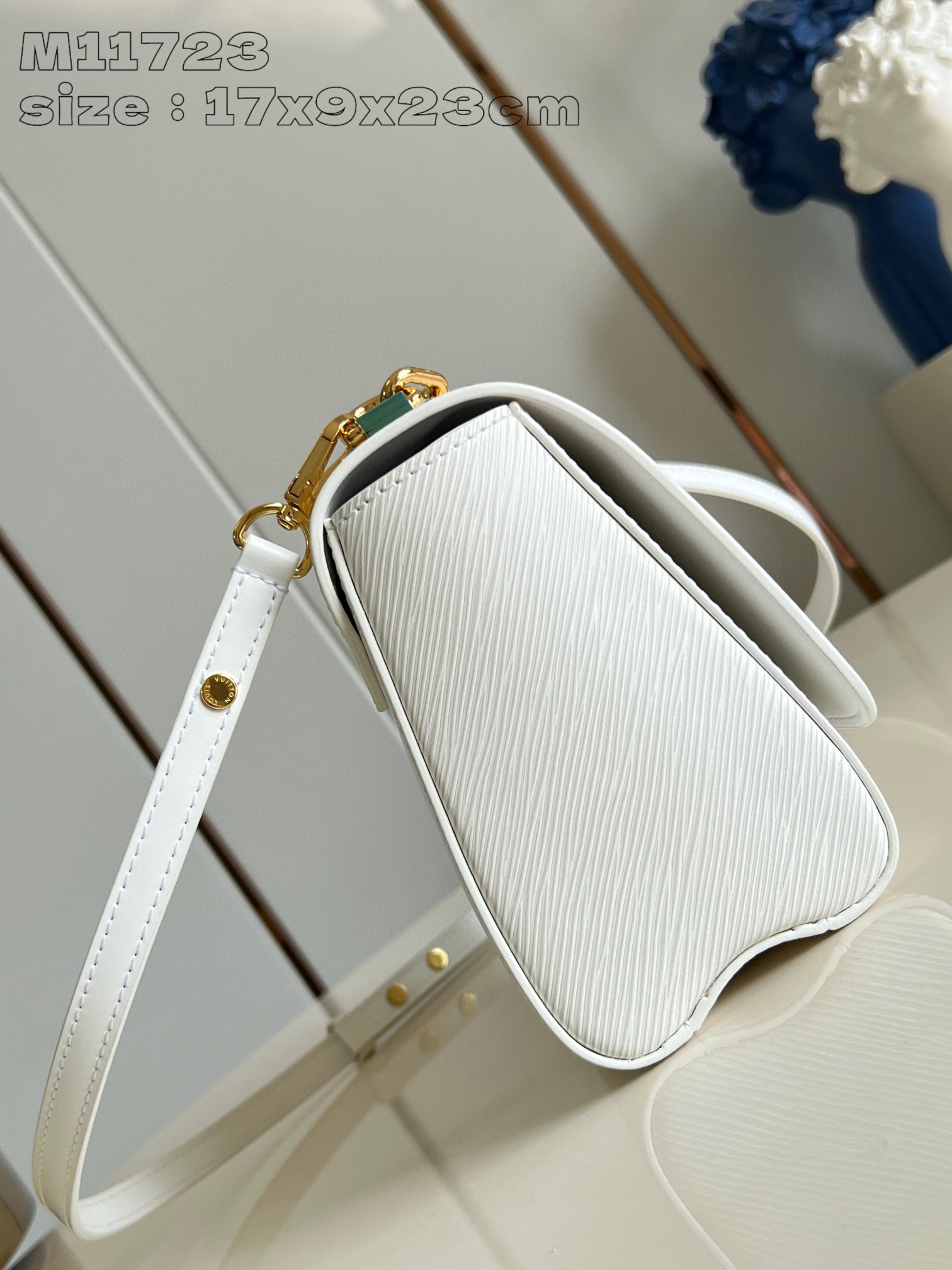 l**is V*t*n twist mm bag