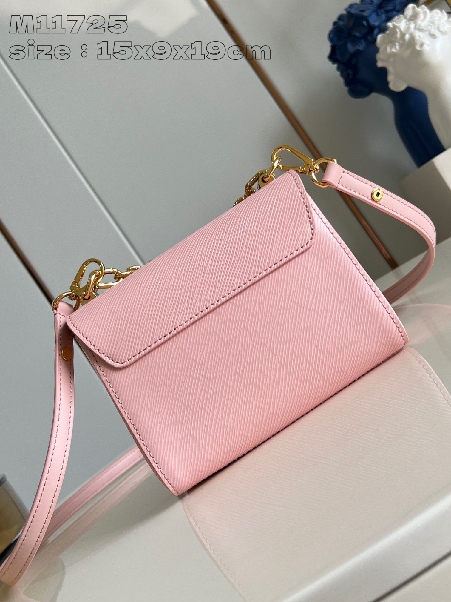 l**is V*t*n twist pm bag