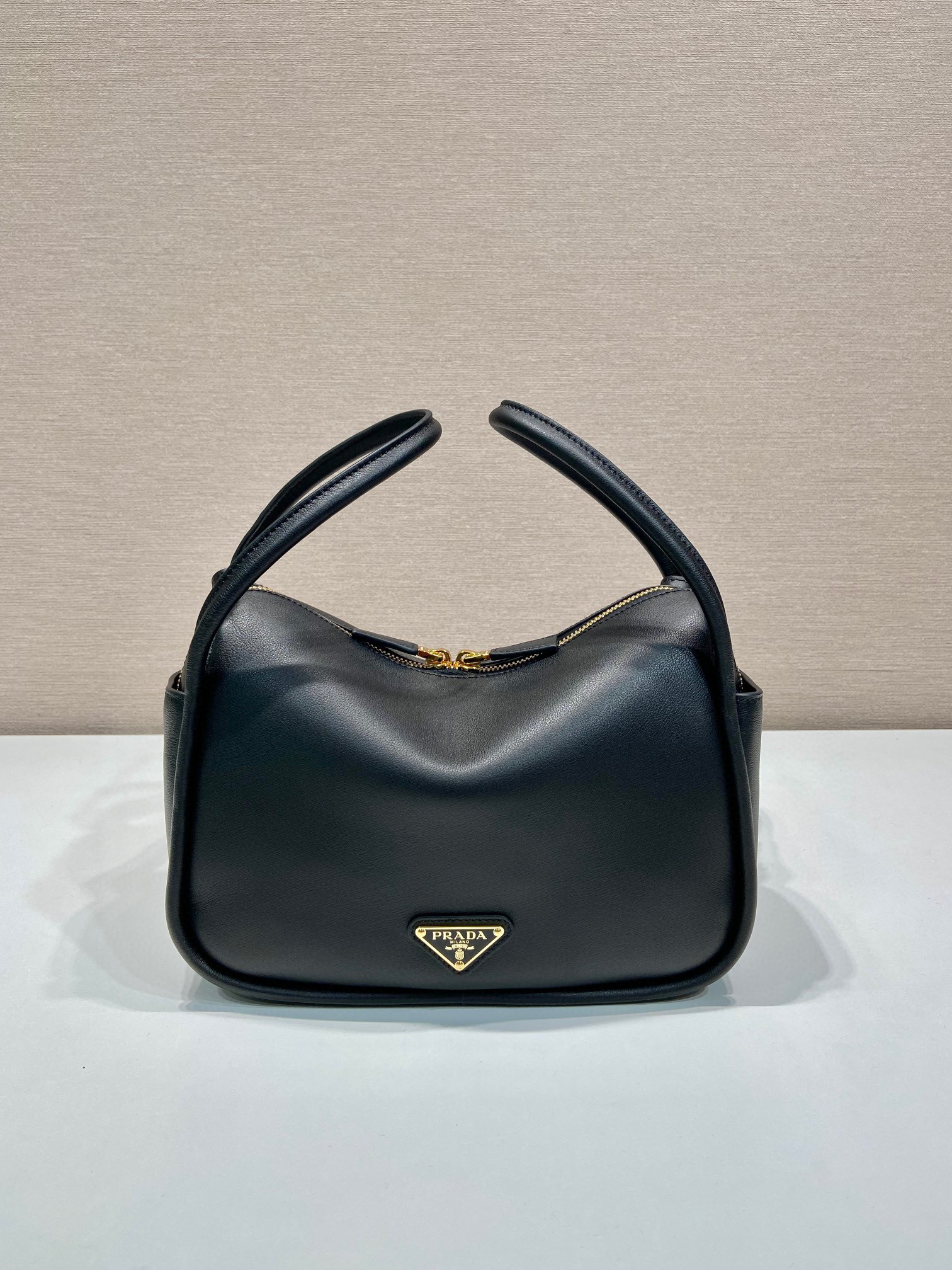 Pra*a darling leather handbag