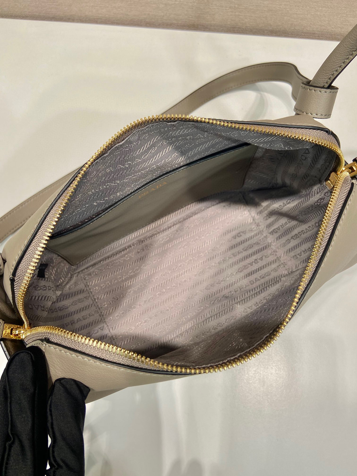 Pra*a darling leather handbag