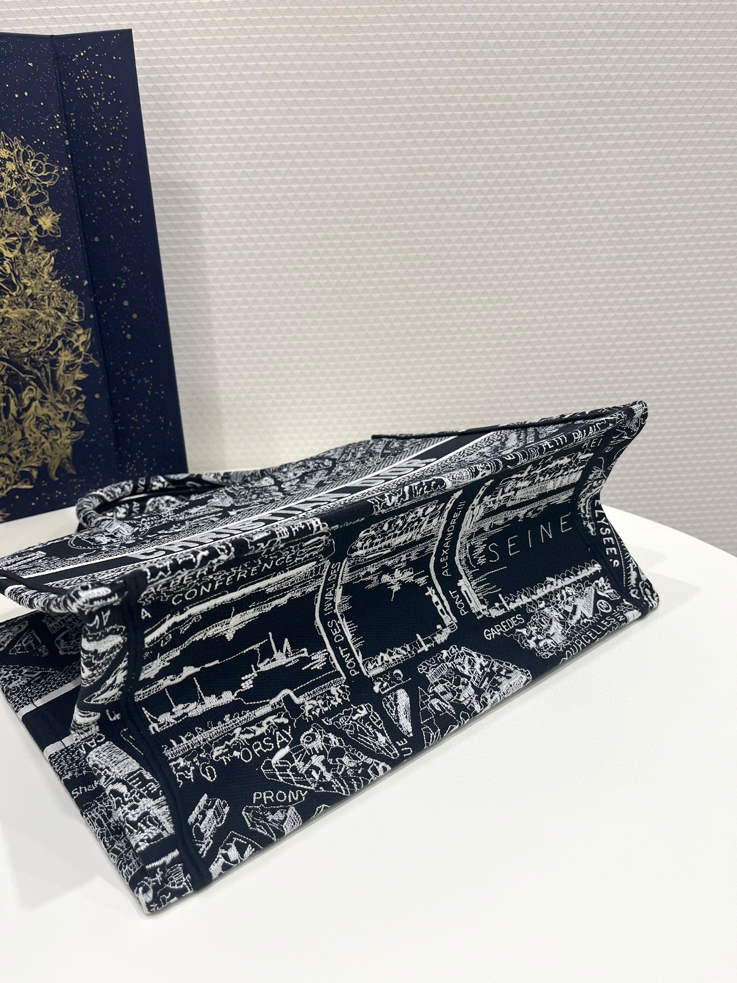 medium D*or book tote