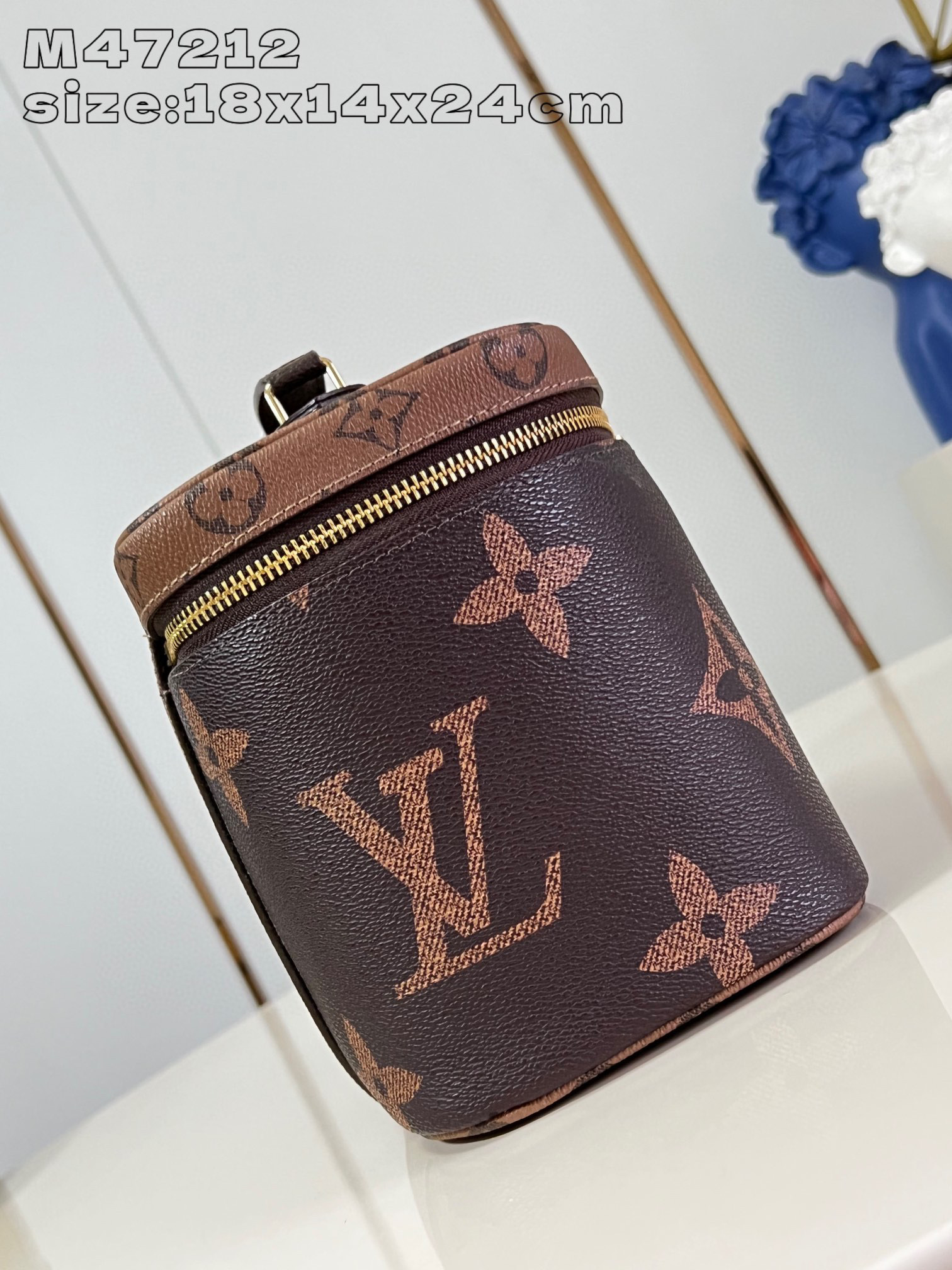 l**is V*t*n nice bb toiletry pouch