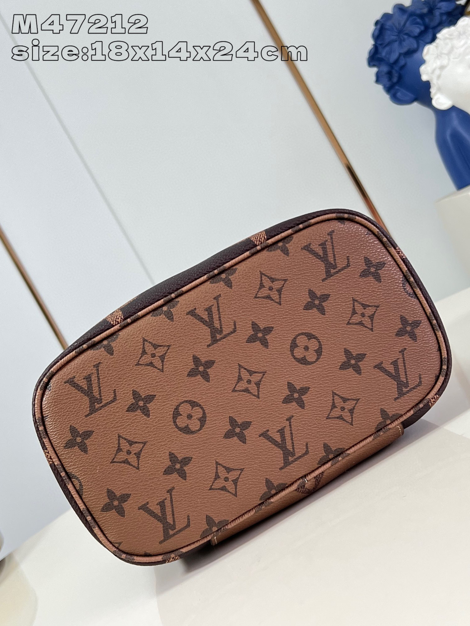 l**is V*t*n nice bb toiletry pouch